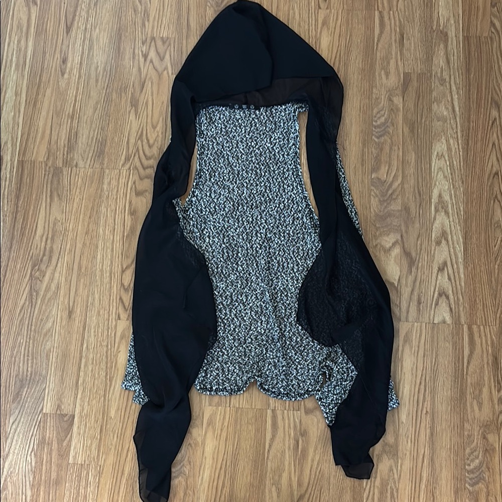 Chic Black and White Patterned Sleeveless Top Vest shorter duster size Large L